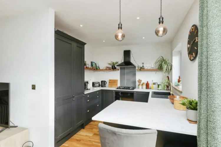 Refurbished Two Bedroom Bungalow Near Broads Village
