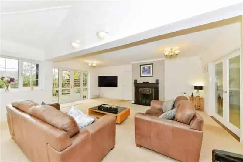 Four Bedroom Detached House in Rotherby