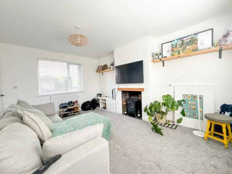 2 Bedroom Semi-Detached House For Sale