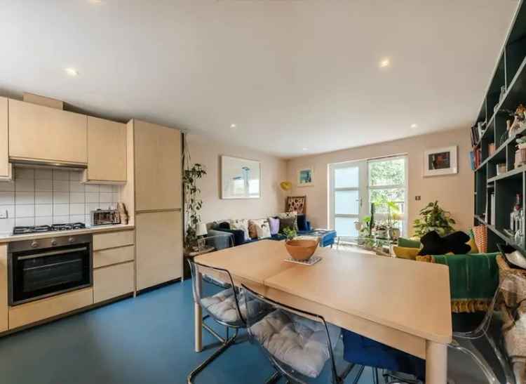 3 Bed Flat near London Fields  820 sq ft