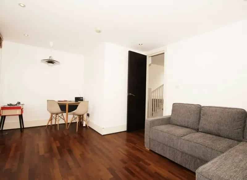 Two Double Bedroom Split Level Flat in Clapham