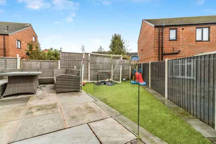 3 Bedroom Semi Detached House Manchester M4