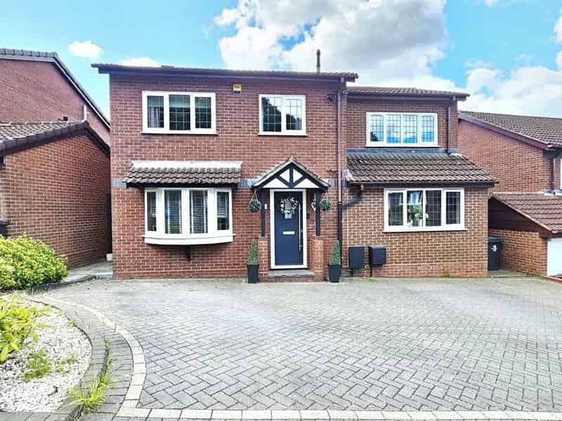 4 Bedroom Detached House for Sale