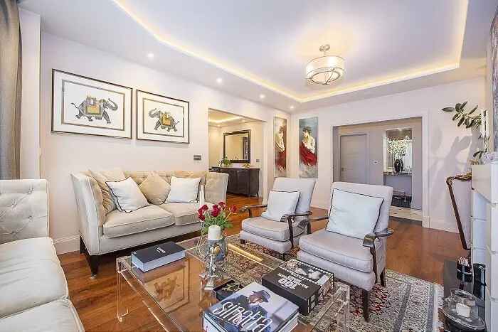 4 bedroom flat for sale