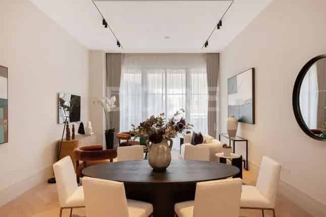 Luxury 1-Bed Apartment in Whiteley Development London