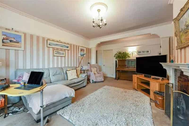 3 Bed Detached Chalet House For Sale