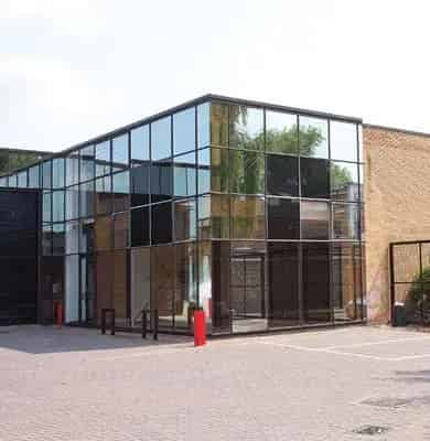 Warehouse Space for Lease 58m Height Roller Door Parking