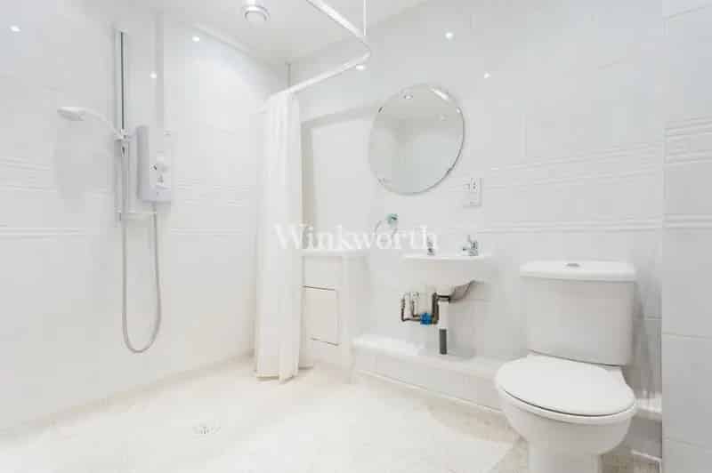 2 bedroom flat/apartment in 18A Hazelwood Lane