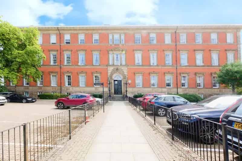 3 Bedroom Flat for Sale York No Onward Chain Allocated Parking