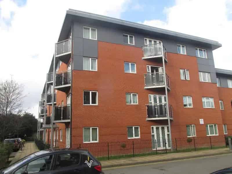 2 Bedroom Furnished Apartment Near Coventry University