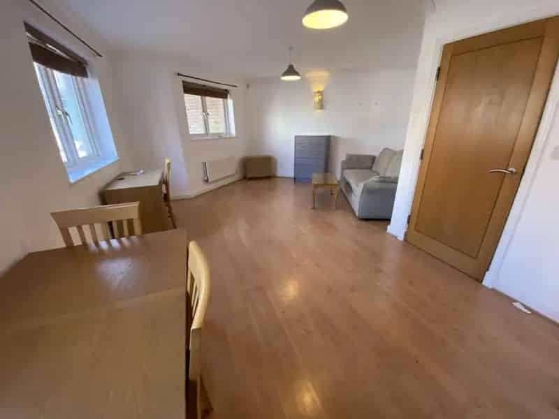 2 Bedroom Flat To Rent