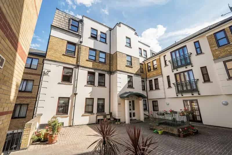 Flat For Sale , London, England