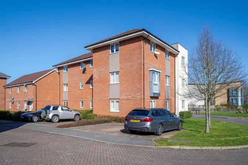 2 Bedroom Flat for Sale in Brighton Hill