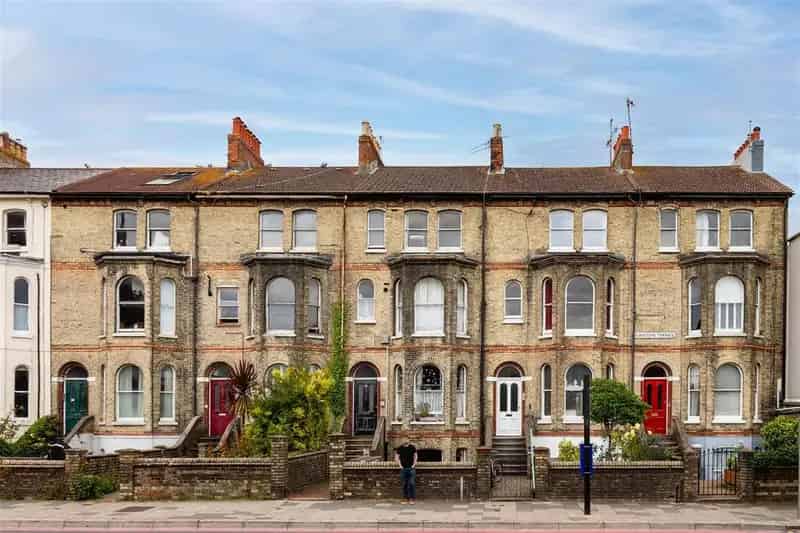 2 Bedroom Flat to Rent Near London Road Station