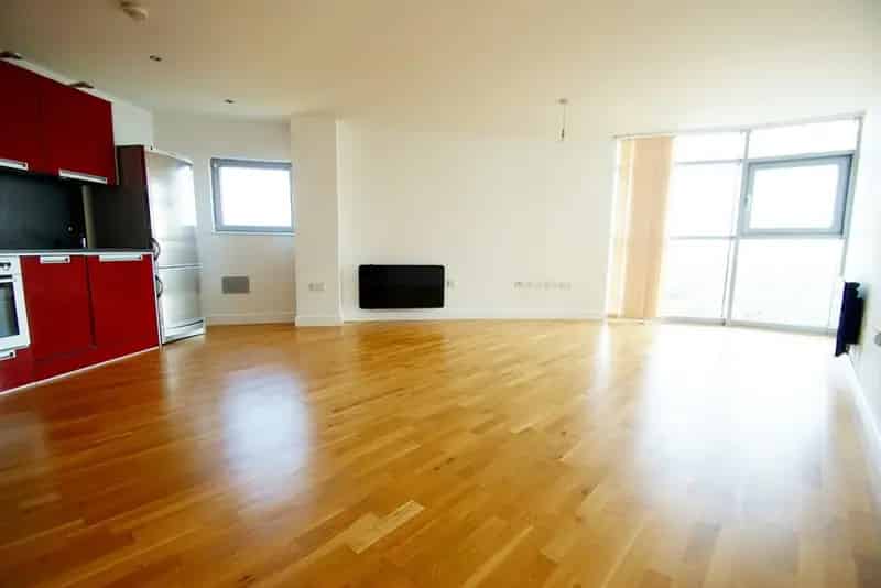 2 Bedroom Flat for Sale with Stunning Views and Allocated Parking
