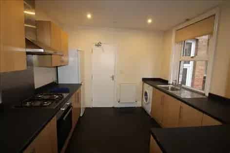 5 Bedroom House Southampton - Available July 1st