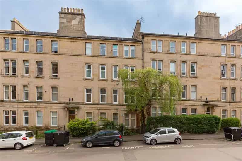 2 Bedroom Flat for Sale in Stockbridge Edinburgh
