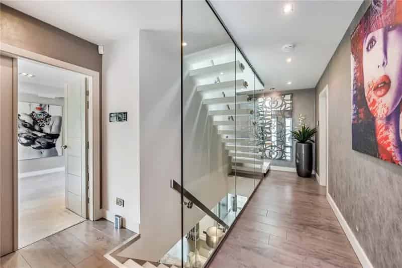 5 Bedroom Detached House for Sale in Harrogate Kent Road