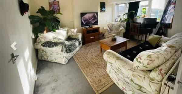 Ground Floor Maisonette with Private Garden and Driveway