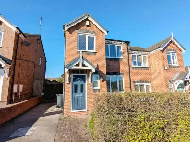 3 Bedroom Semi-Detached House for Sale