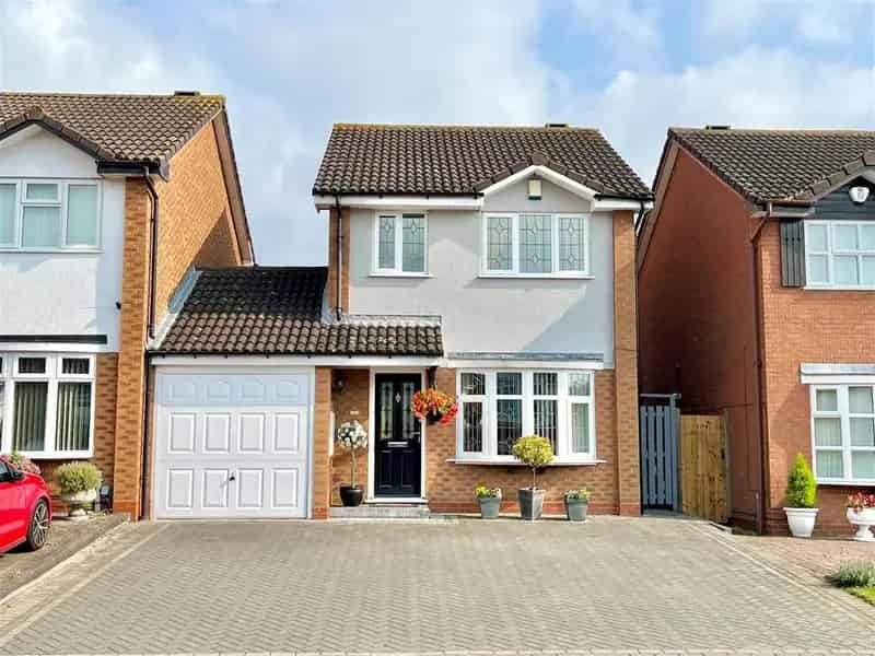 3 Bedroom Link Detached House for Sale