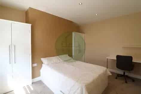2 Bedroom House in Leeds Headingley