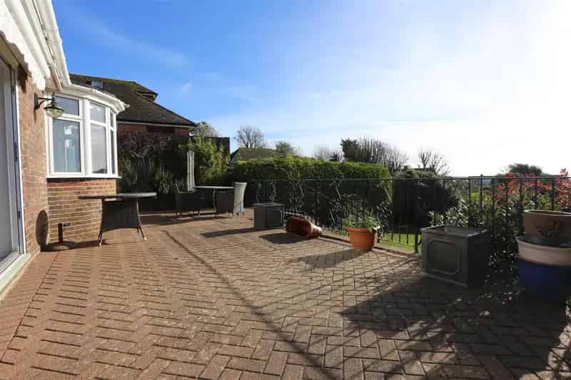 4 Bedroom Bungalow House to Rent in Woodingdean