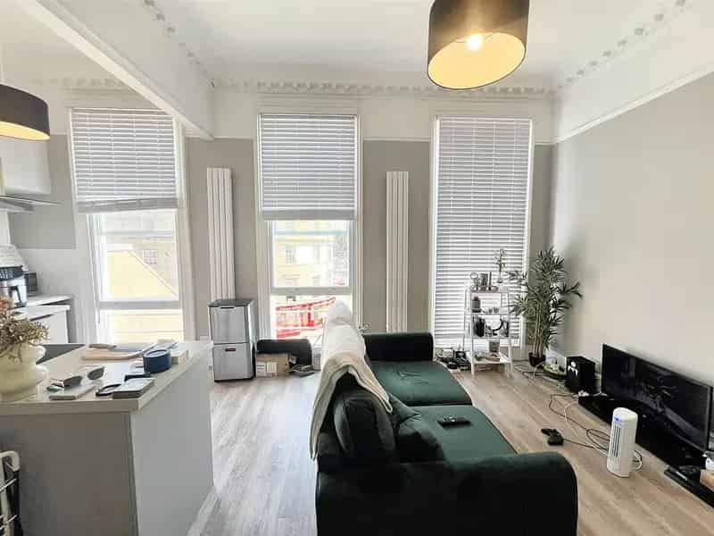 1 Bedroom Apartment Bath Walcot Parade No Chain