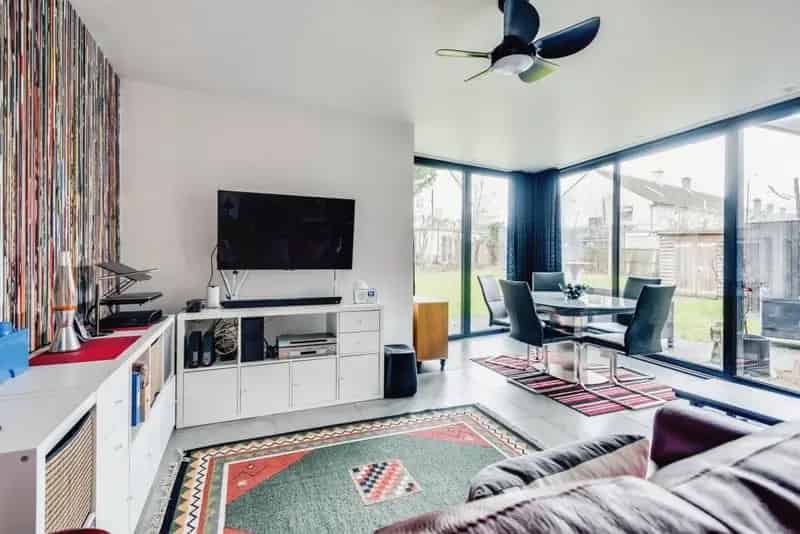 Georgian Cottage: 4 Beds, Open Plan Kitchen, Modern Finishes