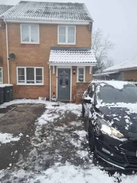 3 Bed End Terrace House