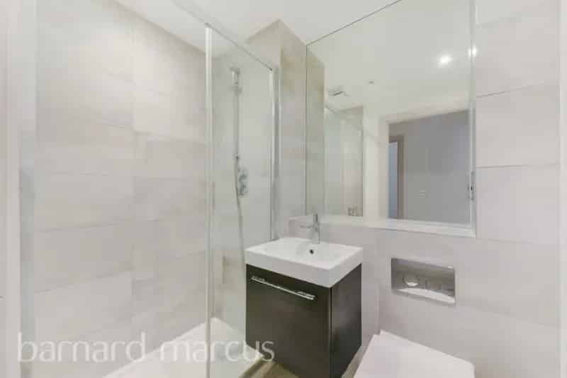 Two Bedroom Apartment Near Chiswick Park Tube