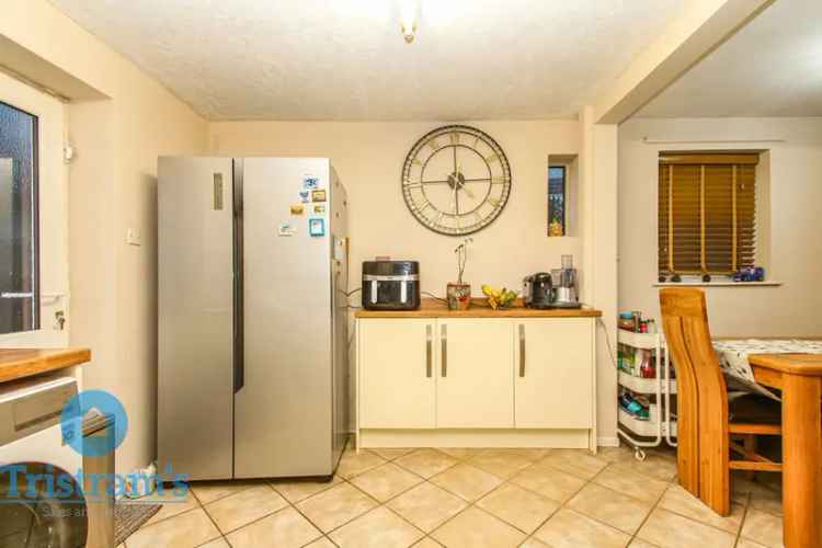 3 Bedroom Semi Detached House to Rent