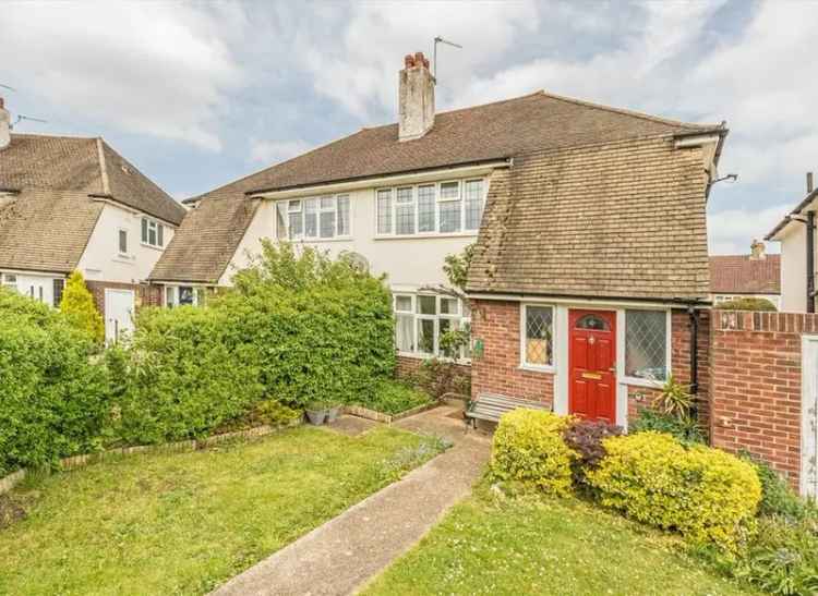 Two Bedroom Flat in Barnes End Modern Fittings Near New Malden Station