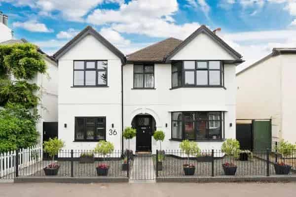 5 Bedroom Family Home near River Thames