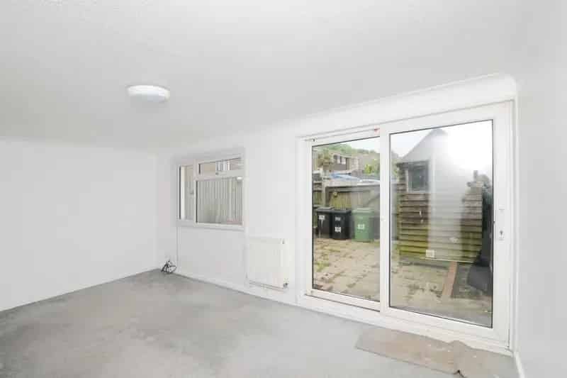 3-Bedroom House Near Hastings Town Centre