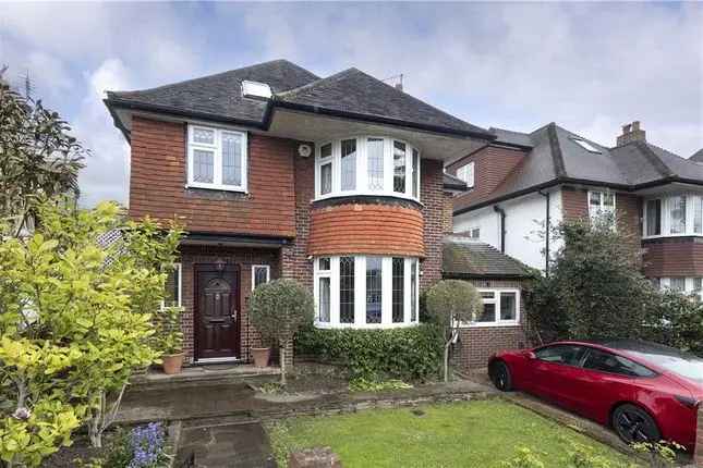 Detached House for Sale in Copse Hill West Wimbledon