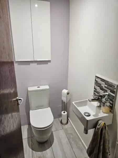 2 Bed Mid Terraced House With Garden Driveway Quiet Cul De Sac