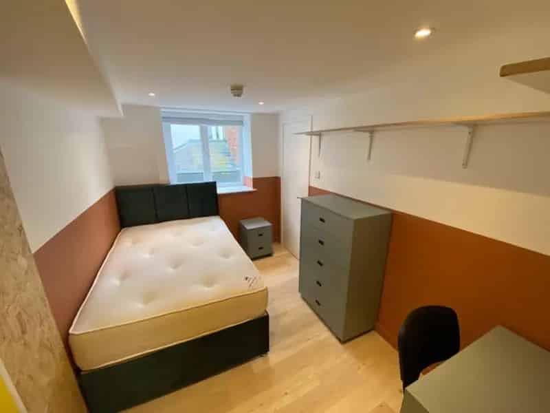 4 Bedroom Flat to Rent
