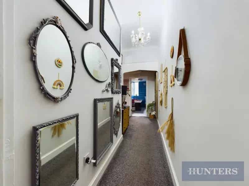 2 Bedroom Flat for Sale in Scarborough