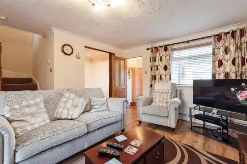 Spacious Detached Family Home Royston 3 Bedrooms Off Road Parking