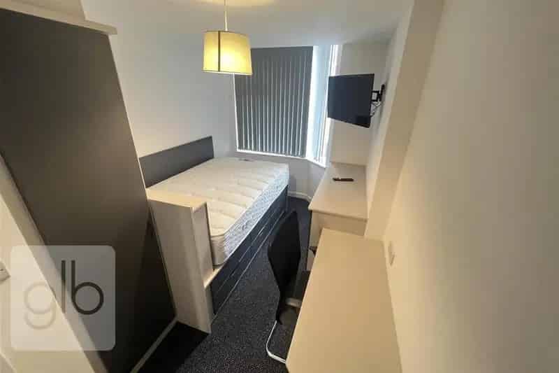 1 bedroom in a house share to rent