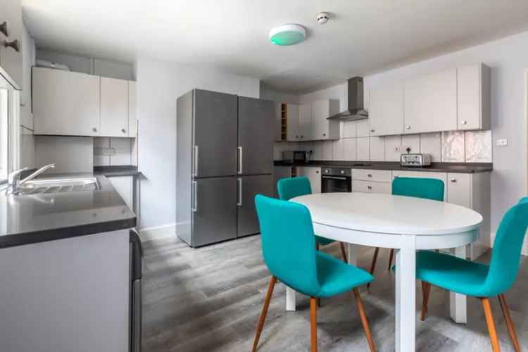 6 Bedroom House To Rent