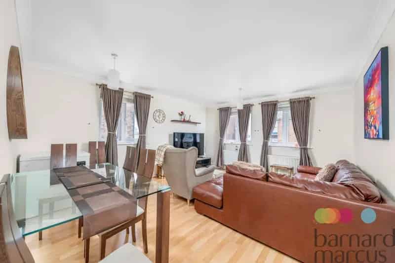 Flat For Sale , London, England