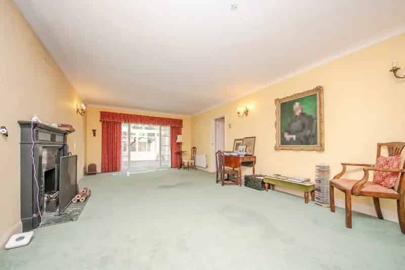 Spacious Detached Home with Annex Potential and Large Garden