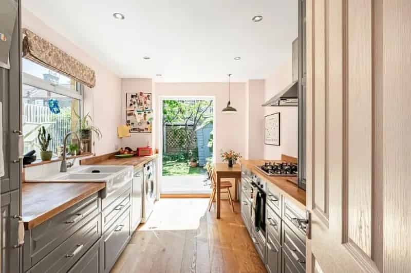 5 bedroom House
 For Sale