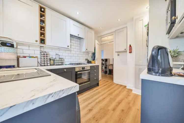 Flat For Sale in London, England