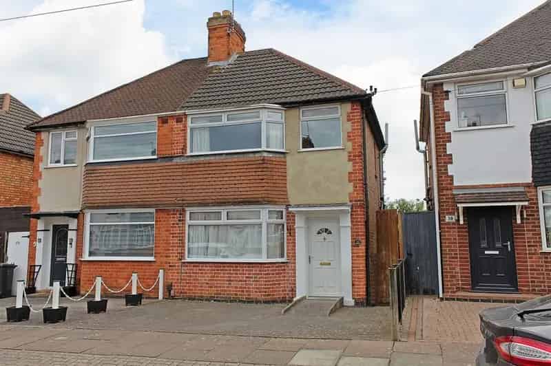 3 Bedroom Semi Detached House for Rent