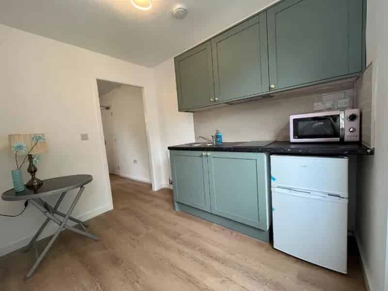 Ground Floor Studio Flat Available Now - Newly Refurbished