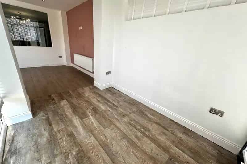 Four Bedroom New Build House with Garden and Garage