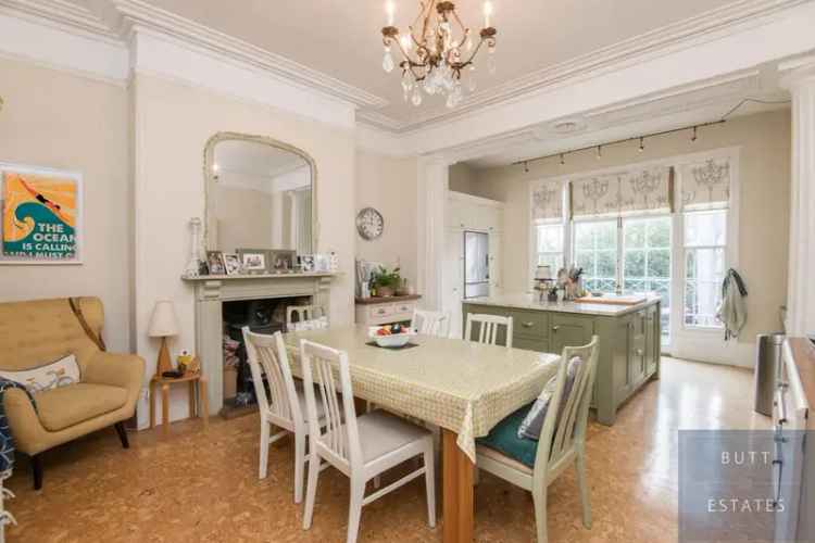 6 Bedroom Semi-Detached House for Sale